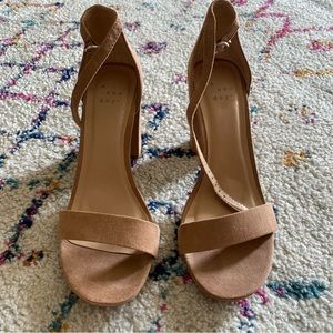Nude block heels 7.5
